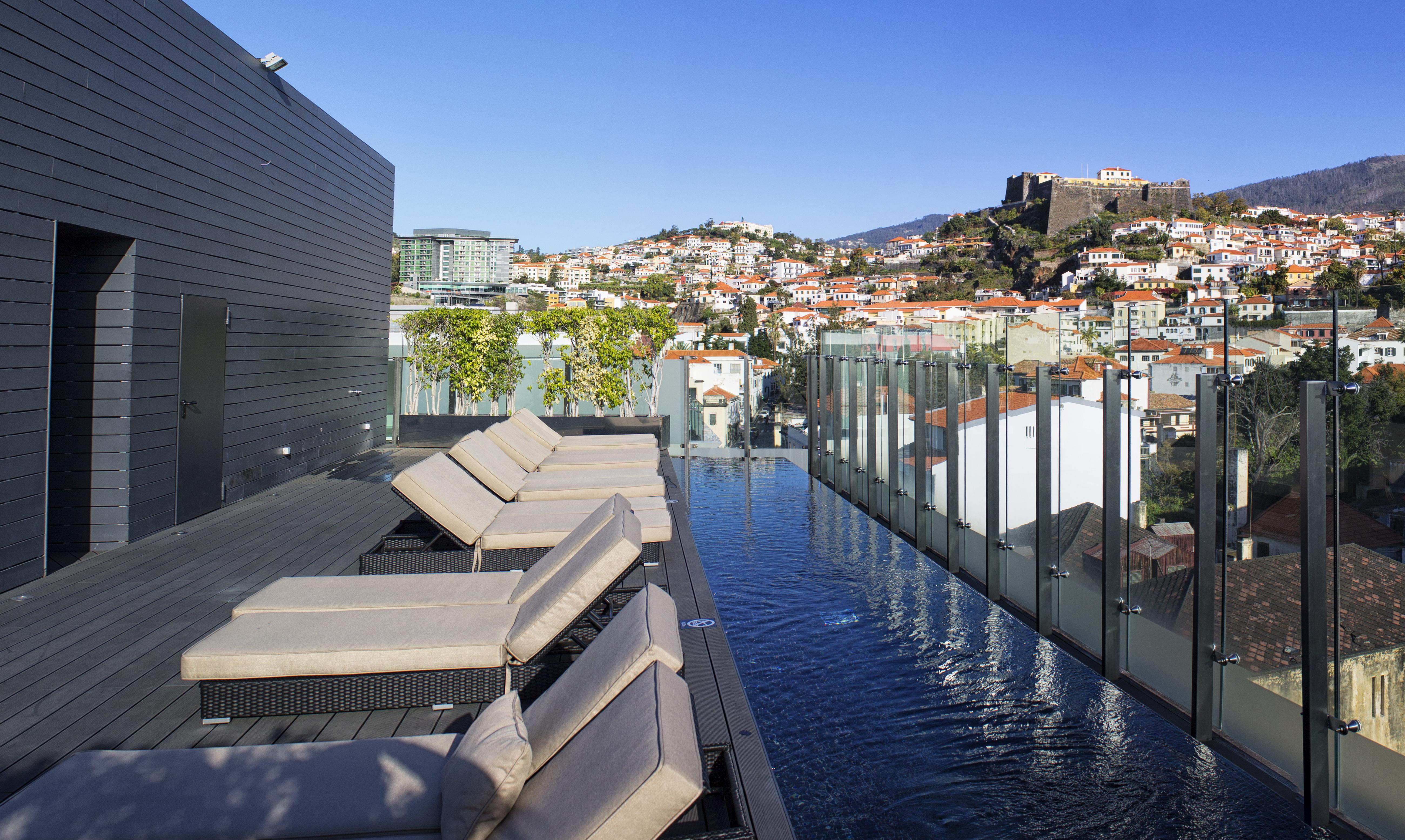 The Vine Hotel Фуншал Экстерьер фото Rooftop pool at the Epic Sana Porto Melia